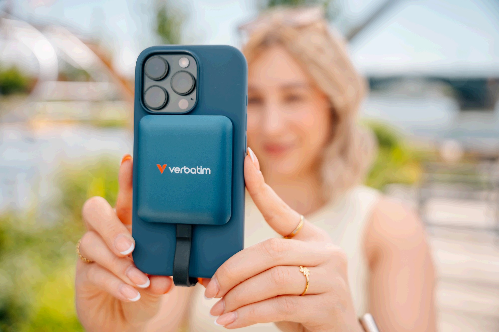 Verbatim SnapBack 2TB MagSafe Blue
