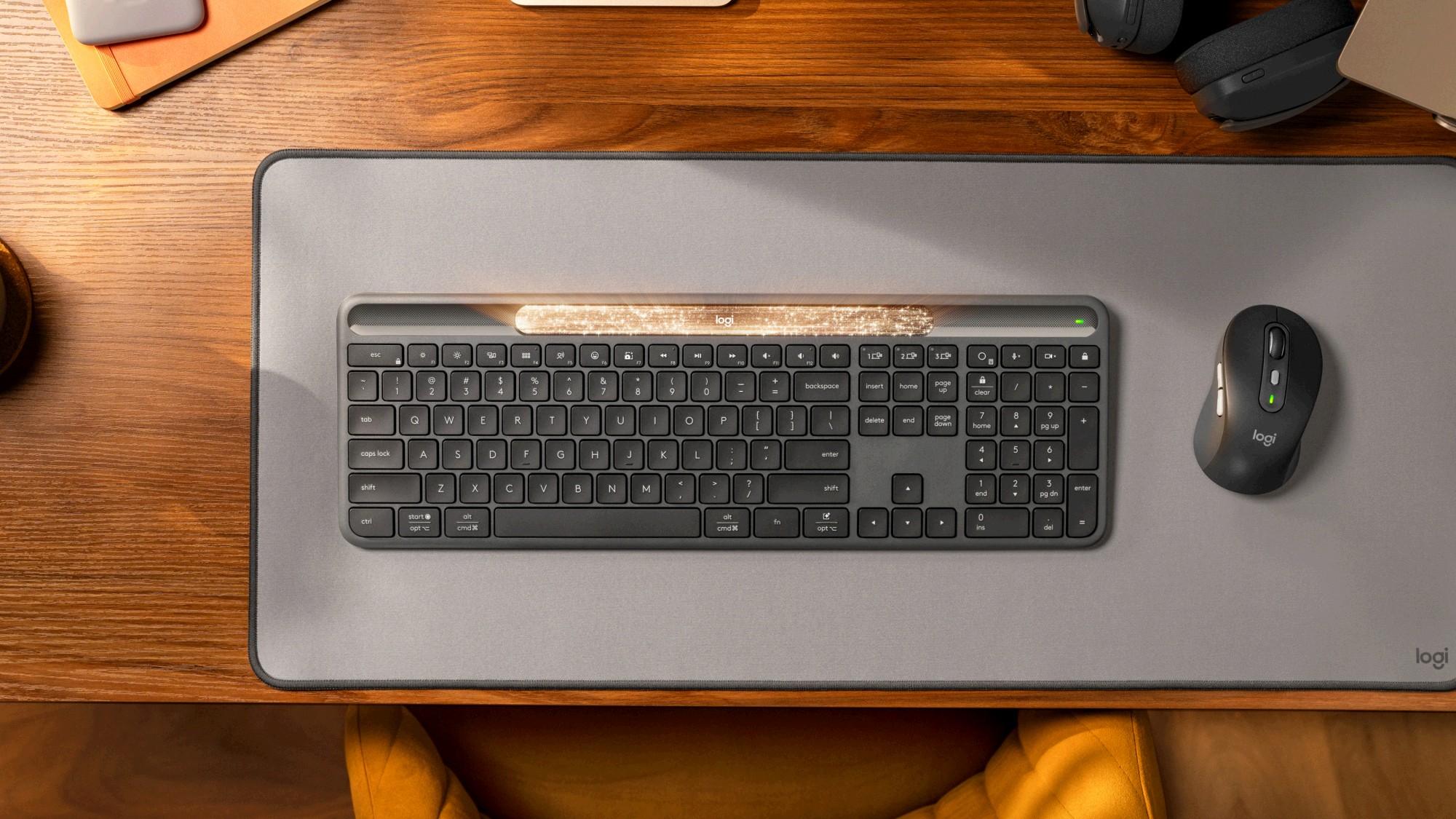 Logitech Signature Slim Solar+ K980
