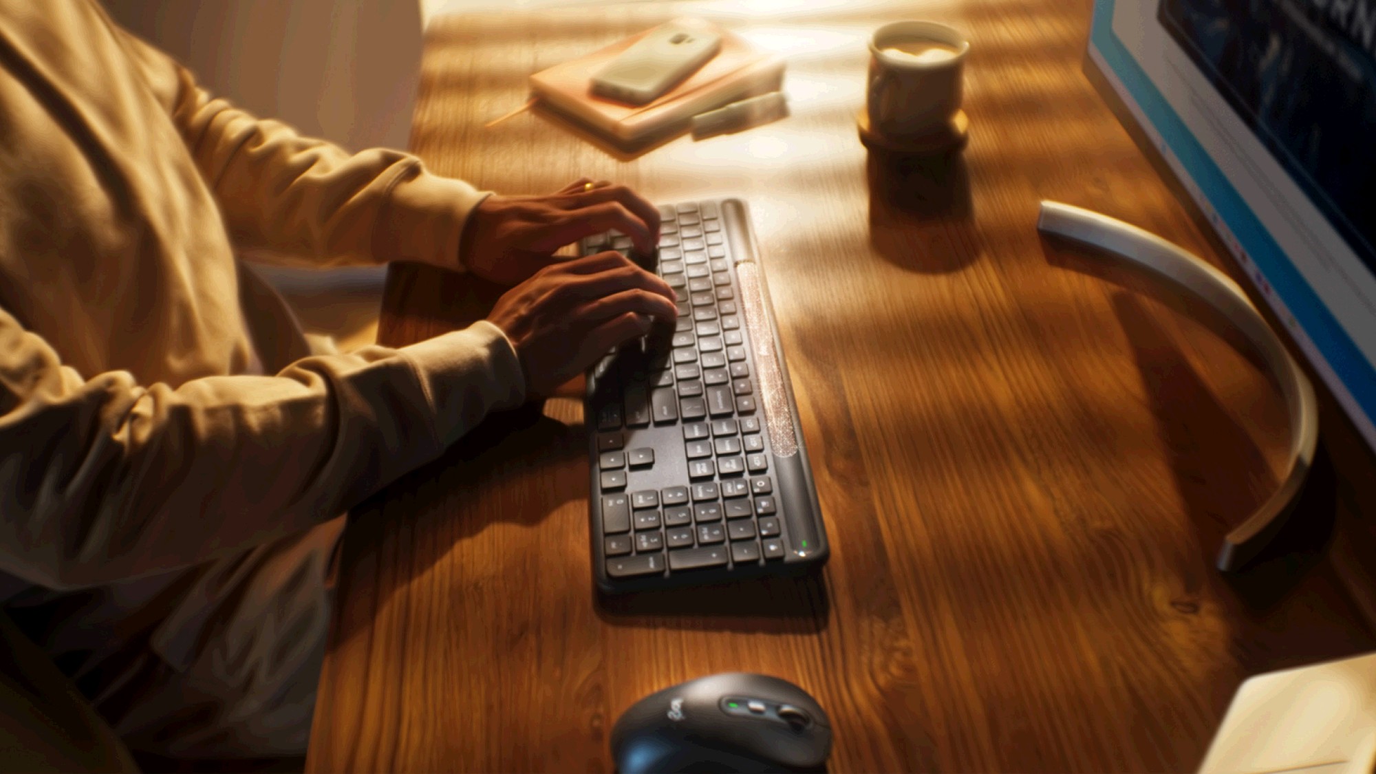 Logitech Signature Slim Solar+ K980