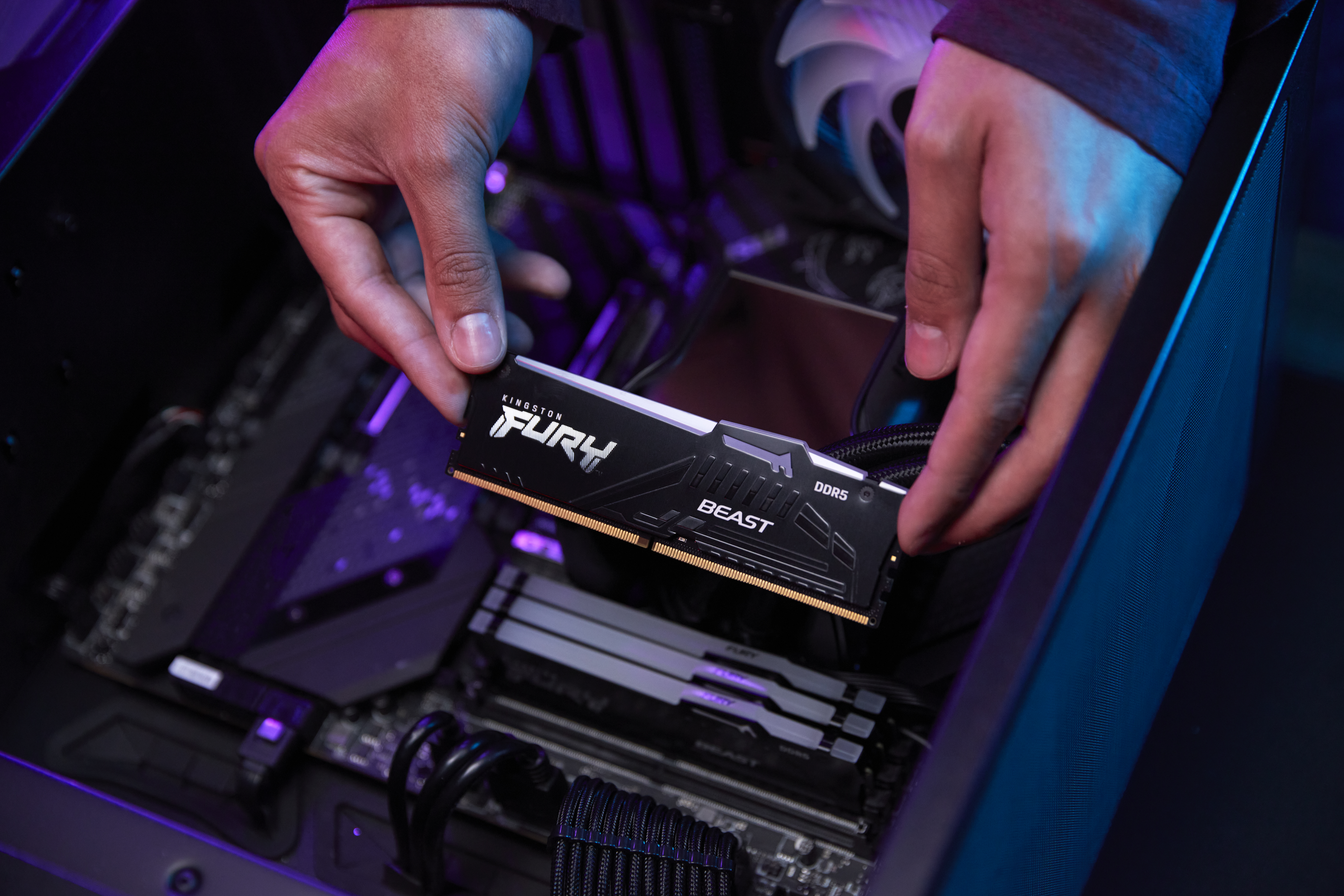 Kingston Fury Beast RGB KF552C40BBAK2-64 - 64GB Kit - DDR5 - 5200MHz